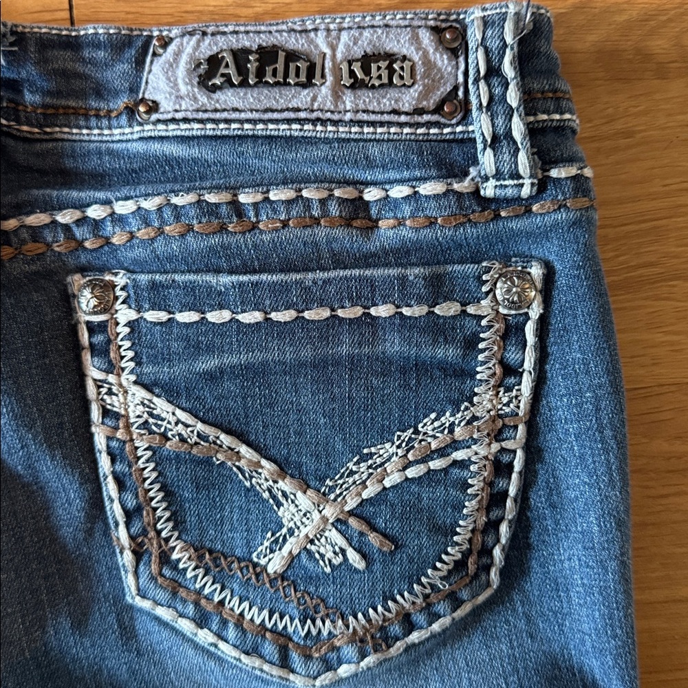 LA Idol Jeans Embroidered Low Rise denim
